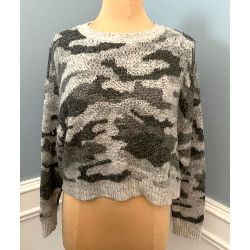 American Eagle Sweater Womens XS Long Sleeve Crop Camo Ultra Soft Wool Pullover
